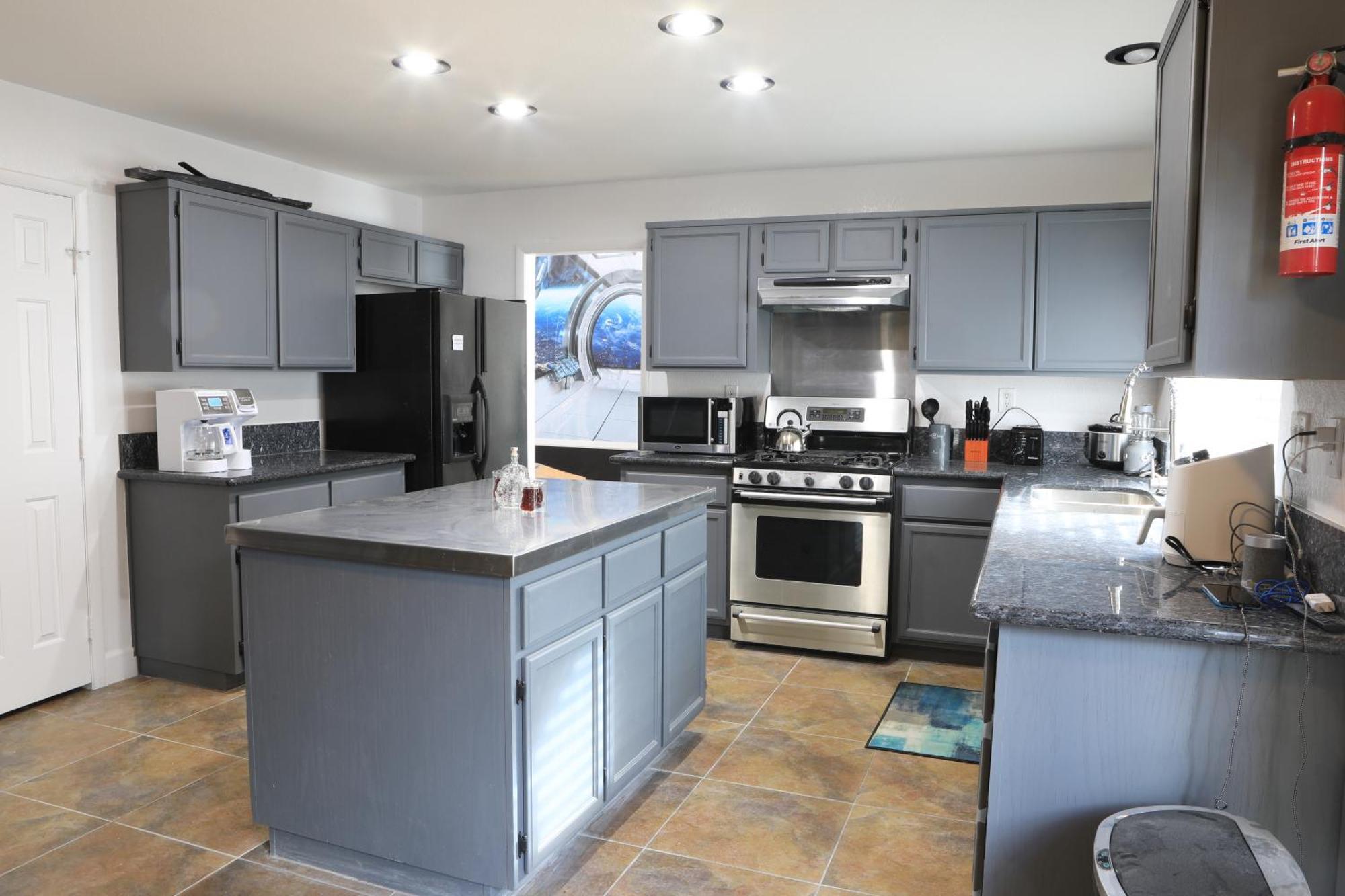 Comfy Expansive Home - Near The Strip - Heated Pool Las Vegas Dış mekan fotoğraf